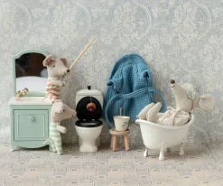 Espejo y mueble lavabo. Menta