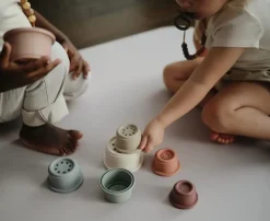 Juego de cubos apilable pastel
