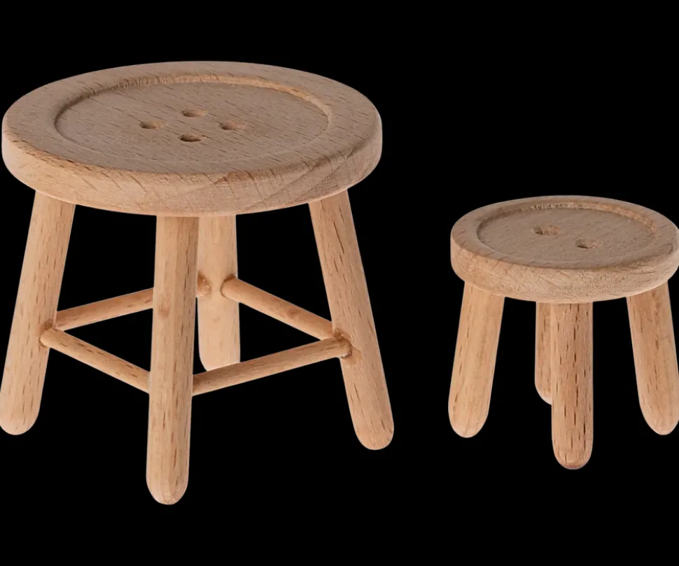 Juego de mesa y taburete. Ratón