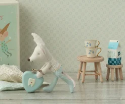 Juego de mesa y taburete. Ratón
