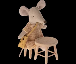 Juego de mesa y taburete. Ratón