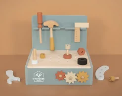 Mini banco de trabajo con herramientas