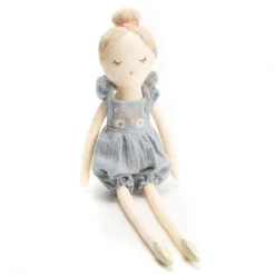 Muñeca Minerva