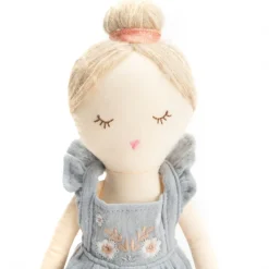 Muñeca Minerva