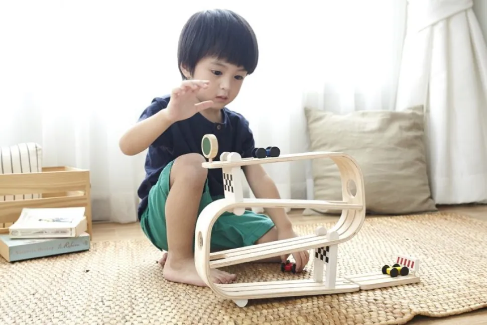 RAMPA DE CARRERAS DE MADERA PLANTOYS